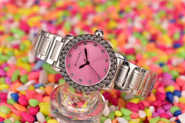 ブルガリ時計正面デザイン